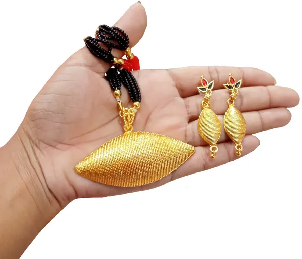 Assamese_Traditional_Gold_Plated_Red_Black_Colour_Tassel_Jewellery_Set_For_Women